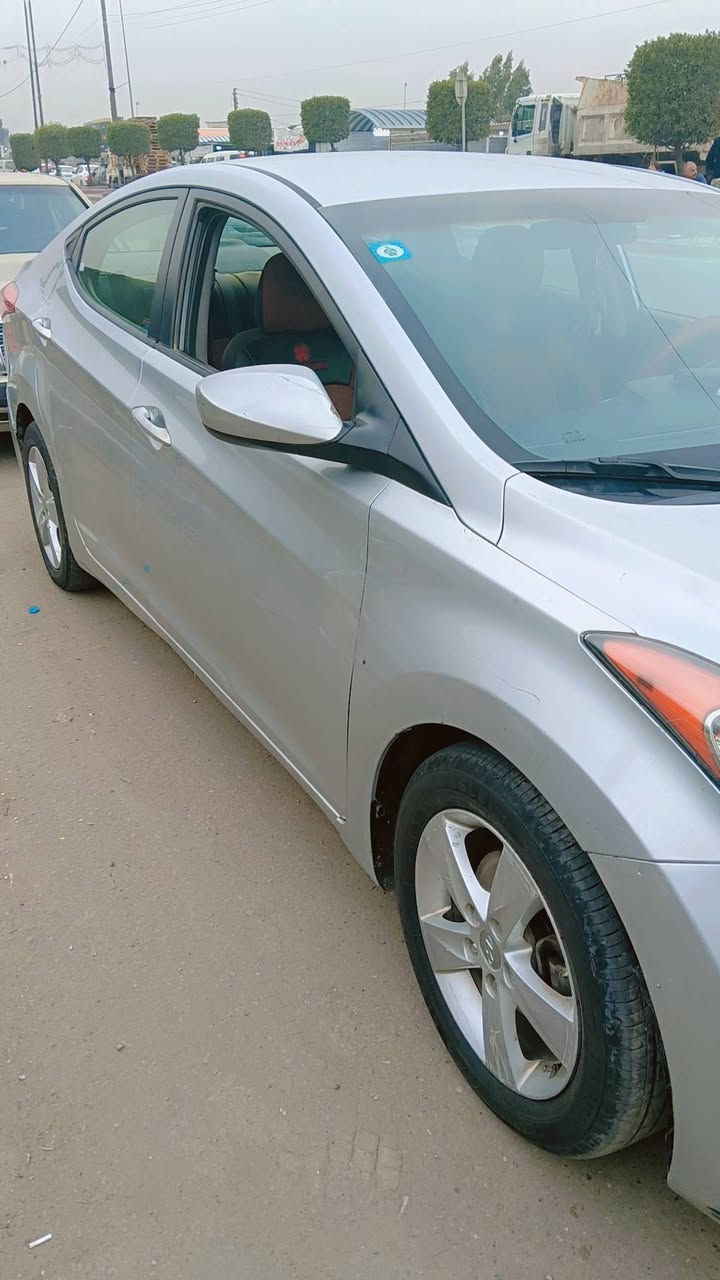 السلام عليكم النترا للبيع موديل 13ماشيه 113 حادثها بلجنطه ماواصل الحوض مكينه كير تبريد حداديه كله كفاله عارضها 107وبيها مجال ***********
