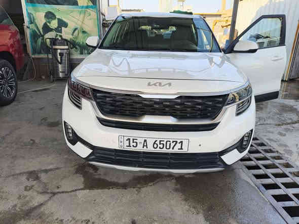 من رخصة الادمن المحترم 
سيارة كيا سيلتوز وارد امريكي بدون ضرر فقط الدعامية الامامية مبدلة نفس اللون موديل 2022 نص فول محرك 2000 سيارة جديدة حيل شرط متصرف عليها دينار 
مواصفات السيارة شاشة تاب تدعم الكار بلي 
تحكم ستيرن فور ويل تحديد مسار اوامر صوتية وبعد بيها هواي مواصفات 
رقم انبار حرة تحويل ثاني يوم 
سعره180 ورقة وبيها مجال قليل واذا اكو مراوس حسب القناعة  
مكلف بالنشر 
اذا انحب تعرف تفاصل السيارة اتصل ع صاحب السيارة على الرقم ‭0782 111 5185
