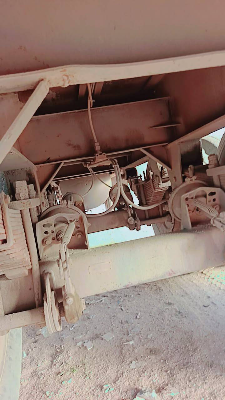 مقطوره لبيع لمنيه سكس طول ٨٥٠متر مكاني نجف جهزه لعمل ***********
