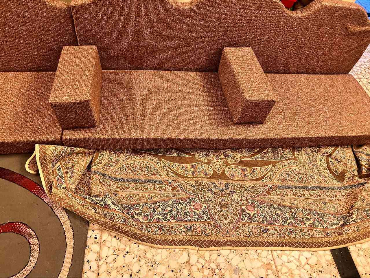 جلسة عربية جديدة بعدهه ممفروشه بلكاع ولامستعمليهه بس فرشت منهال علمود اصورهه وموضحهه كدامكم بلصور الطول مالته 18 متر جبيره السعر 650وبيه مجال معتاز واريد ابعيه مفصلهه بمليون الله شاهد عليه مكاني بغداد الشعله
رقم *********** بغداد, العراق
