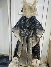 بدلة سوده ٣٨ • بدلة خضرة ٣٨-٤٠ • فستان وردي ٣٦