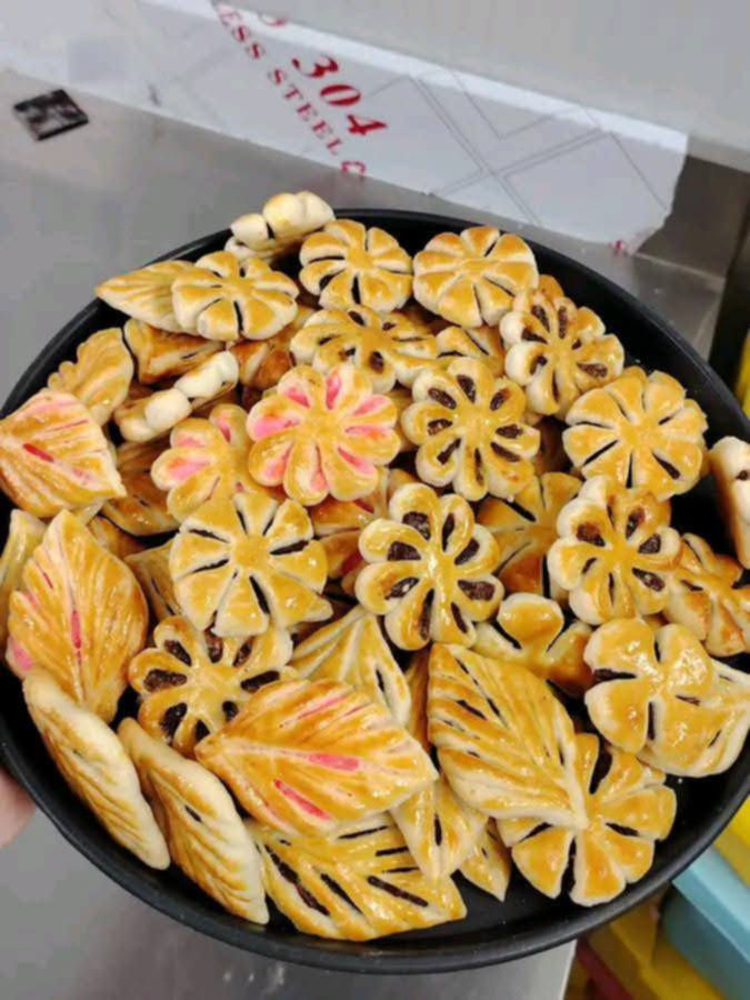 مستمرين بتجهيز كافه طلباتكم ع كليجه العيد الطعم ولا أروع وبأنسب الاسعار 
سعر الكيلوا المحشيه ب 6 
الخفيفي ب5


**إذا كنت صاحب هذا الإعلان وتريد حذفه لأي سبب، رجاءا أرسل رسالة إلى الدعم الفني**