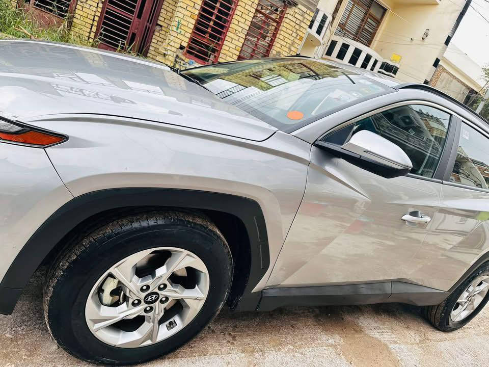 السلام عليكم 
توسان 2022 SEL وارد امريكي رقم اربيل انكليزي  حادثها جاملغ ايسر مبدل موضح بالصور و بيها بارد بالجاملغ الخلفي و حافة البنيد و شي بسيط بحافة الباب  ايرباك ستيرن فقط طاك والباقي كلة سليم 
السيارة ماشية  65 ميل  جاهزة بدون نقص كير محرك كفالة صدر جديد تبريد ثلج 
مواصفات السيارة : 
محرك 2500
3 انظمة قيادة نورمل-سمارت-سبورت 
بصمة تشغيل و ابواب
كشن السايق كهرباء
تدفئة بالكشنات
قيادة ذاتية 
لدات امامي خلفي
شاشة كار بلي
كاميرا خلفية
ترحيب عند الاقتراب 
مدخل شاحن امامي 2 وخلفي 2
رادارات امامي خلفي جانبي
تبريد قطعتين
هاند بريك بصمة 
نظام اطفاء ذاتي
نظام اوتو هولد 
تشغيل عن بعد 
نظام نزول منحدرات
تحكمات ستيرن كاملة
درايف مود
و باقي التفاصيل معروفة و كلشي واضح بالصور
السعر  175 ورقة و بيها مجال  
مكان السيارة : بغداد الدورة
للأستفسار : ***********
