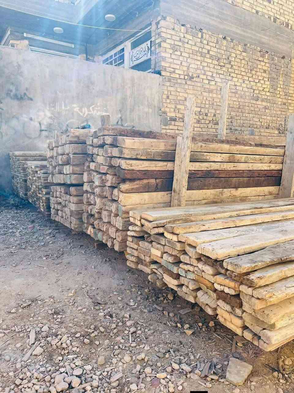 سلام عليكم قالب خشب للبيع العدد 7مكعبات  بسعر مناسب الرقم ***********
