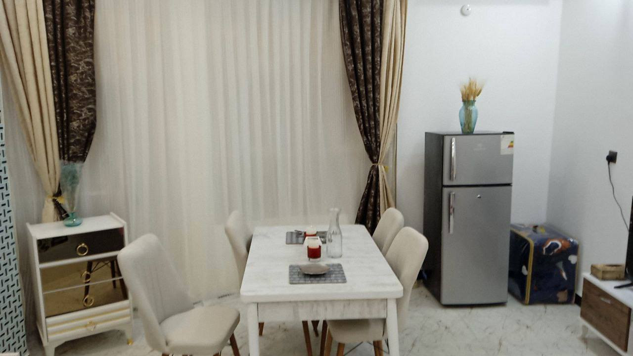 السلام عليكم من رخصة الادمن ومدير الكروب
طاوله مع كراسي للبيع اربع كراسي وطاوله تتگبر وتتصغر أيضا 
مستخدمات فتره كلشش قصيره يعني أخو الجديد 
الرقم للتواصل ‏‪***********‬‏
السعر خاص 
متواجد على الواتساب أيضا
