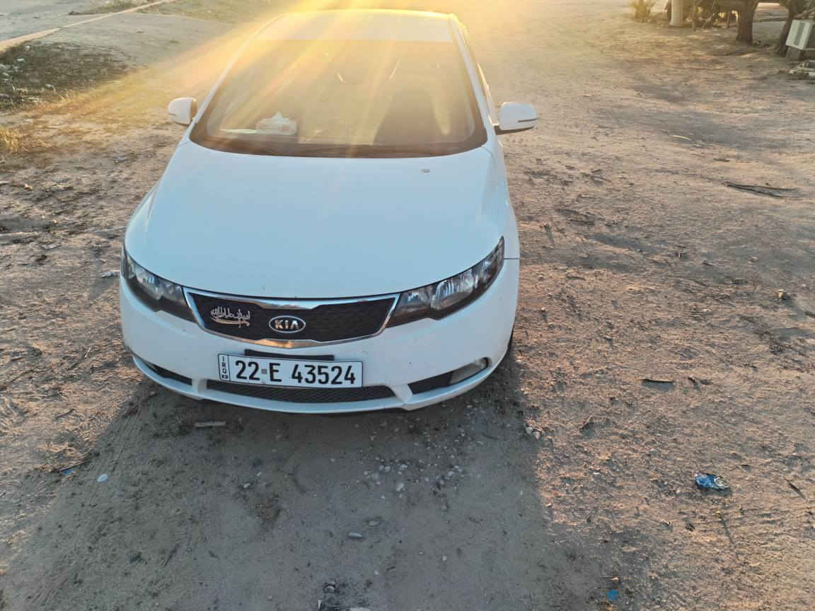 سيراتو  ٢٠١٢  خليجي نص فول
مرايات شفط/ شفتات ستيرن /كير رياضي ٦ نمر / ABS/ رادار خلفي /اشاير مري
بيها باب مفتوح اثر بارد وباردات فقط  بدون دواخل 
كير ومكينة شرط
سنويه لل٣١
هزة جديدة ورقم جديد 
السعر  ٩٨
مكان السيارة النجف الاشرف
للتواصل *********** النجف, العراق
