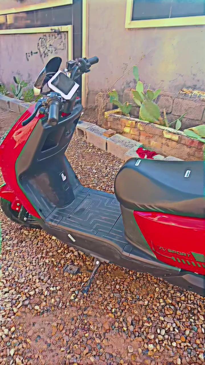 سلام عليكم 👈دراجه شحن للبيع
1.نوع الدراجه سبورت 🥉🏍
2...بطاريات كبار 🚨
3..الدراجه خير من الله ☢️
4..اشاير يمنه ويسرا ♌
5...تايرات جدد 🚯
6... لايتات زنون عالي وناصي 🚸
7... دبلات دهن 🛐
8.. شاشه ديجتال تقرالك المسافة لكيلو متر 🔇
9... مثبت سرعه🚀
10... بيهه P رجوع إلى الخلف 🔙
11... اشاشه تقرالك العطل الذي يحصل في الدراجه🎮
12..سرعت الدراجه 50حقيقي 🎧
13... عدد البطاريات 5 خير من الله 🚿
14.. المسافة الذي تقطعها الدراجه 60كلو متر حقيقي 🧭
15 .. على النمر 1 تقطعها 60
16.. على نمر 2 تقطعها 50
16.. على نمر 3 تقطعها 35
17..الدراجه 3 نمر بيهه
18.. مراياتهه موجوده زوج
19... دبل بصمه وسويج 🔑
20.. تشغيل عن بعد
21... الدراجه قبل شهر من ماخذهه الدراجه جديده
ومعتني بيهه أمانه الله  بيهه شخوص خفيفه جدآ
شاحنته الأصلية 🔌
💰
بركات دهن بريك بلبكان ⚙️
الموقع.. كمير قرب جزيره السياحية
الهاتف.. ***********واتساب فقط
السعر 600بيهه مجال على حك الجيه ومايكون خاطرك 💸💸
مستعجل على بيعتهم لأن عندي حاله طارئة والله
