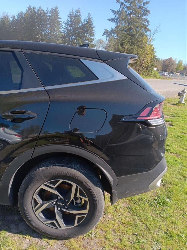 ياالله 
السلام عليكم سبورتج  2023 LX وارد امريكي 
                                            المسافه المقطوعه: ٣٠ الف ميل 
  الضرر : فقط تبديل دعامية امامي
#مواصفاتها 
1.شاشه 
2. كامرا 
3. رادار تحديد مسار
4.تحكم 
5. ويل كب
6. فور ويل 
7.كشافات 
8. قطعتين تبريد
9. حساسات خلفيه

#السعر  : ١٧٨وبيها مجال بسيط  
تفاصيل اكثر هذا الرقم *********** تحياتي
مكاني بغداد مظفر
