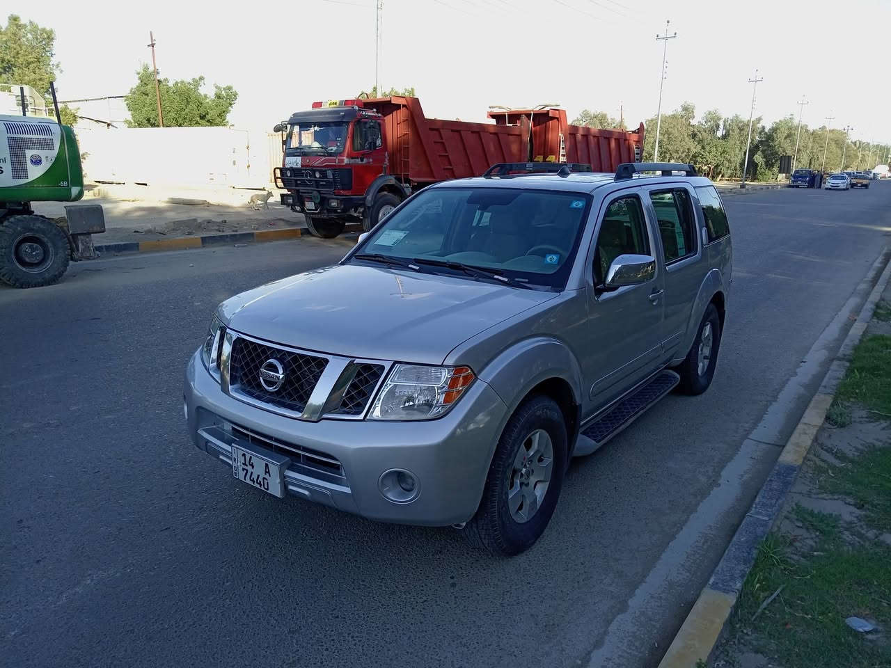 السلام عليكم ورحمة الله وبركاته *********** نيسان باثفندر 2009 وارد خليجي سعودي محرك 6 سلندر 4000 رقم بصره دولي الجديد بسمي سياره جديده 7 راكب 3 قطع تبريد دشبول ارماده شاشه كامره فور ويل فتحه سقف السياره مكفوله كفاله عامه بدون صبغ كير ومحرك وحداديه وتخم تاير وغرفه وتبريد ثلج الكل جديد العنوان كربلاء الشراي يتصل غير متواجد عل فيس السعر 98 وبيه مجال
