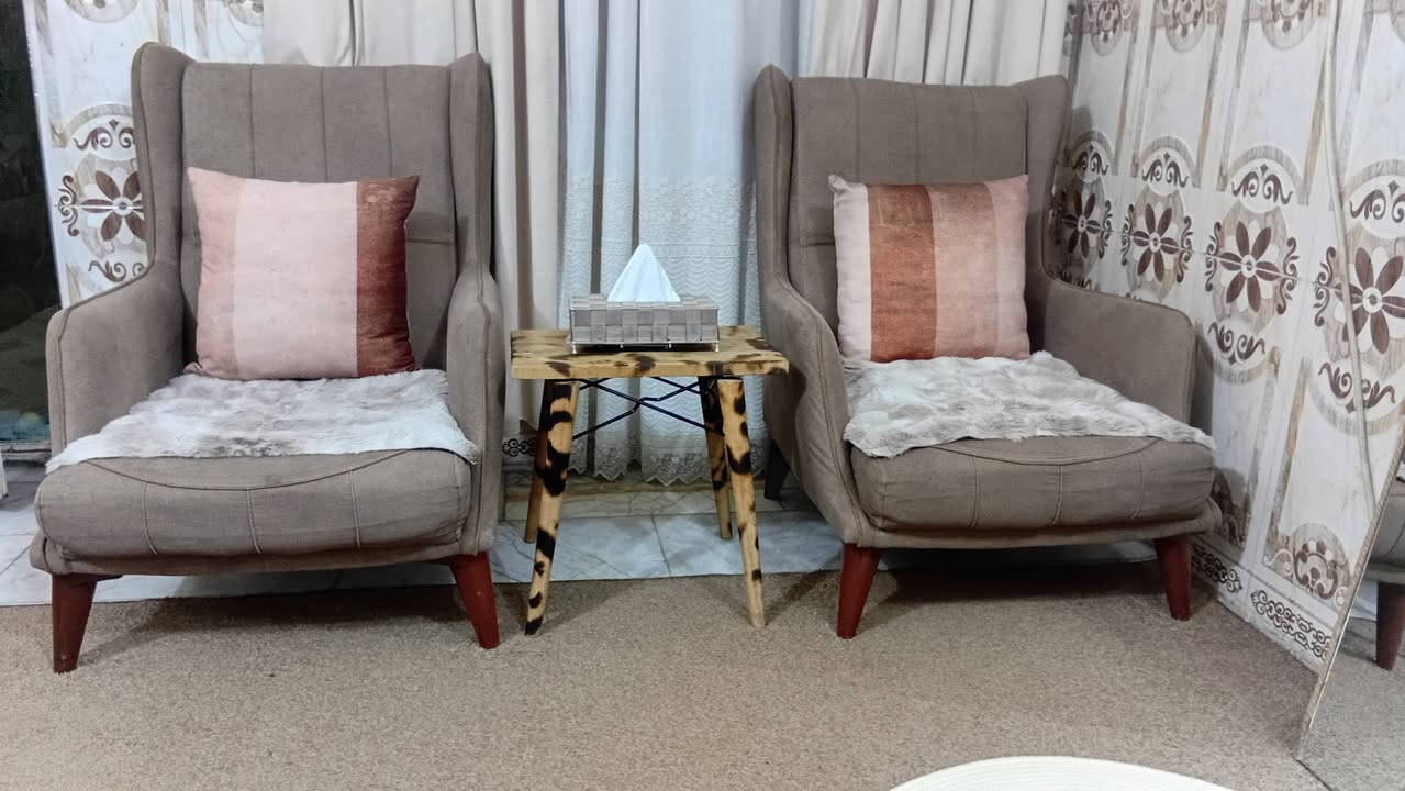 السلام عليكم
للبيع تخم  ٧ مقاعد سرير ومخزن
السعر ب ٣٥٠ وبي مجال بسيط
المكان الشعب 
***********
