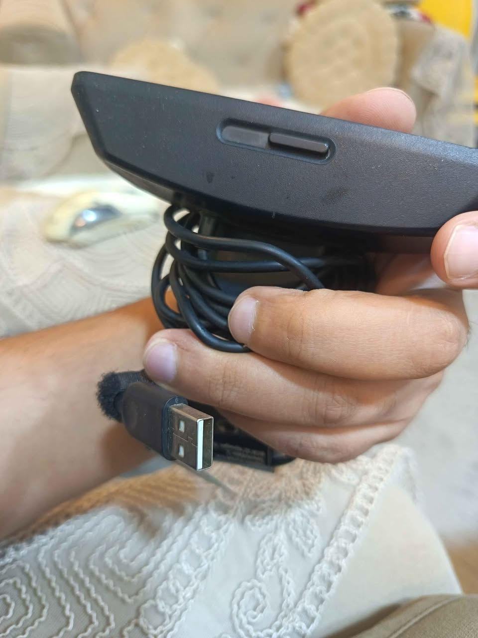Logitech Brio 300
ورقمها الظاهر:
P/N: 960-001498
الاتصال: USB-C
اللون: أسود
مواصفاتها
دقة تصوير: Full HD 1080p
فريمات: 30FPS
ميكروفون مدمج مع تقليل الضوضاء
تصحيح إضاءة تلقائي RightLight
غطاء خصوصية مدمج للعدسة
تعمل على:
Windows
Mac
أغلب برامج الاجتماعات والبث
مميزاتها
صورة أنظف من الكاميرات الرخيصة بشكل واضح.
ممتازة للدراسة والاجتماعات وDiscord.
المايكروفون صوتُه جيد نسبيًا بدون مايك خارجي.
USB-C حديث وسريع.
حجمها صغير وخفيفة.
تسجيل الفيديوهات.
الستريم والألعاب. بغداد, العراق


**إذا كنت صاحب هذا الإعلان وتريد حذفه لأي سبب، رجاءا أرسل رسالة إلى الدعم الفني**