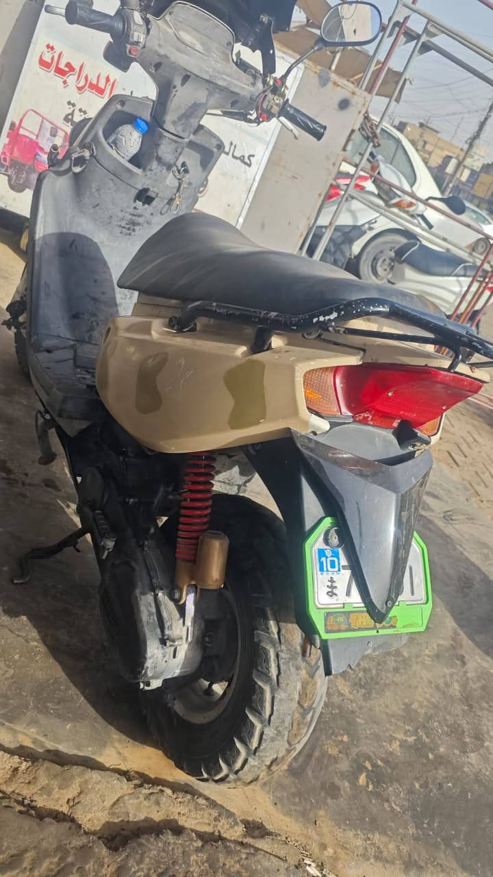 200السعر
سلام عليكم متاح دراجه جبلي،،، كهربائيات كله شغاله كشره نضيف ودراجه كلش حلوه،،بس حالين كامت بسبب صوندة الدهن مشلوعه ومادري بيه،،وعايفه يم الفيتر يرادله بس بوشه مكان ماعدي بل بيت،،الشراي يتصل وبخدمته ***********

