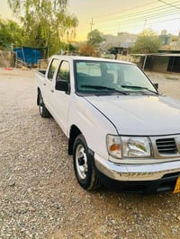 نيسان بيكاب • ٢٠٠٢ • كلار