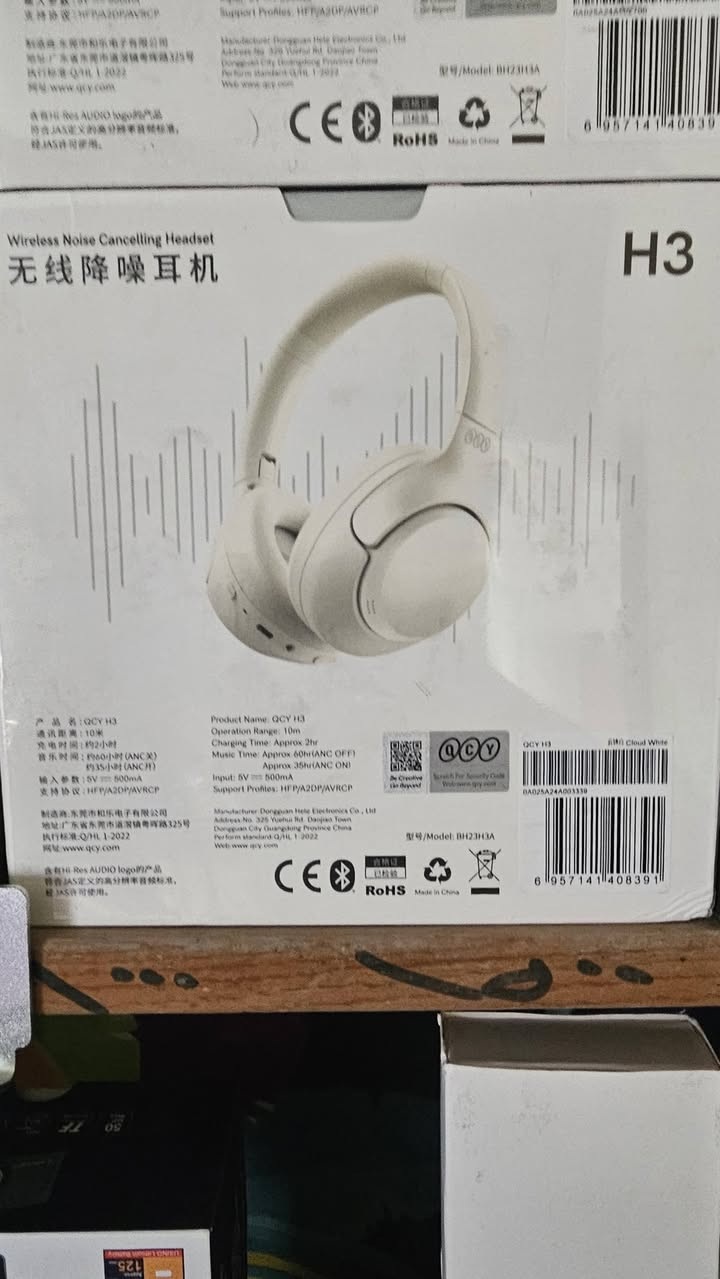 السلام عليكم
عندي سماعات الي محتاج يراسلني ماسنجر او الاتصال 
واتساب  :***********
