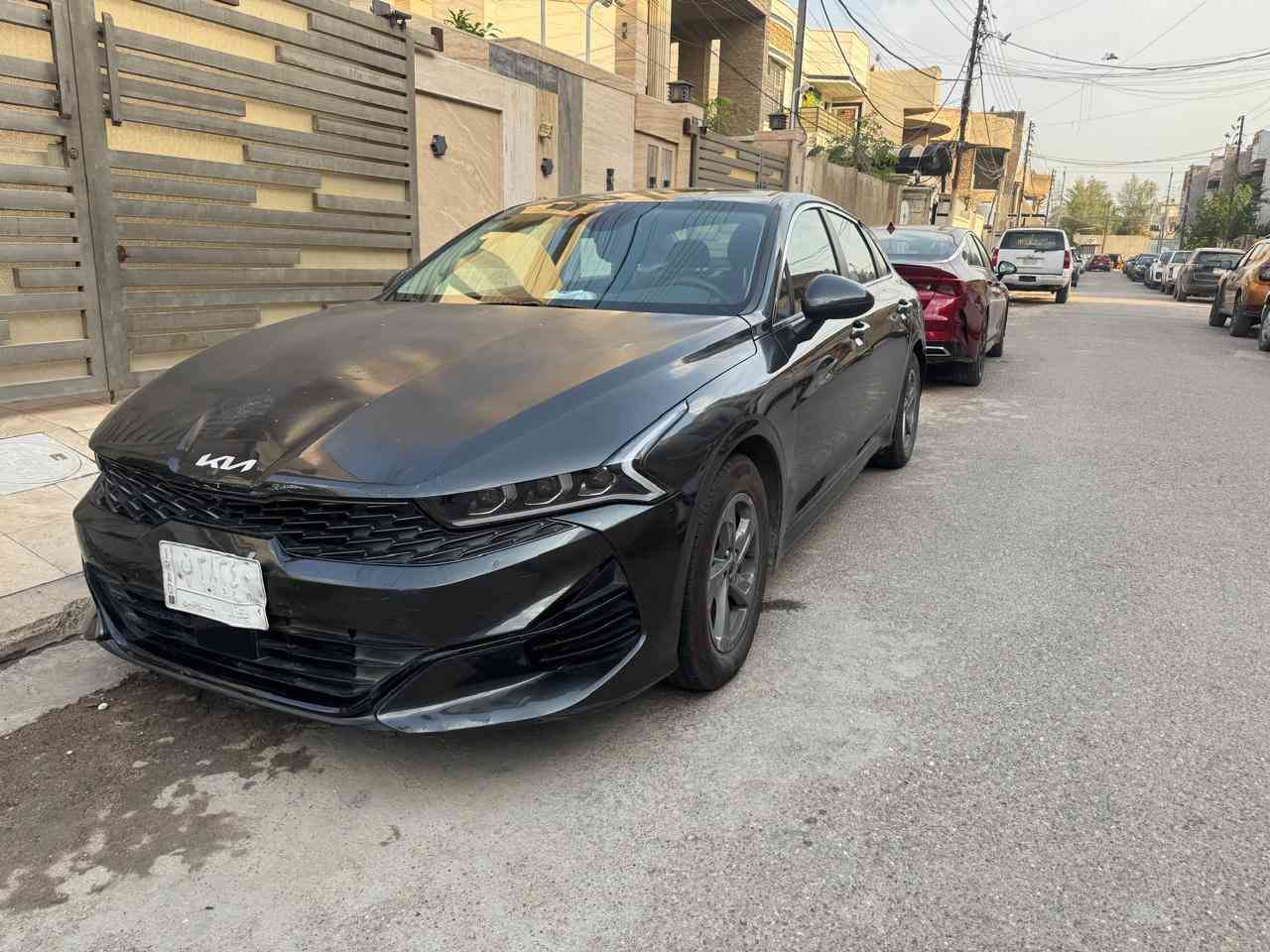 🚗 للبيع: KIA K5 LXS موديل 2023 - بحالة جيدة جداً🚗
لأصحاب الذوق والتميز، متوفرة الآن كيا K5 فئة LXS سيارة توب بالنظافة والمواصفات، وجاهزة للاستخدام.
🔹 المواصفات الفنية:
• المحرك: 1600cc Turbo (اقتصادي وقوي جداً).
• ناقل الحركة: 8 سرعات.
• الممشى: 40 الف ميل فقط 
• الوارد: أمريكي.
🔹 المواصفات الخارجية والجمالية:
• اللون: فيلي ملكي مميز.
• الداخلية: مخمل أسود بتصميم رياضي.
• العزل: دبل جام (عازل للضوضاء والحرارة) لراحة تامة أثناء القيادة.
🔹 الأنظمة والتقنيات:
• أنظمة الأمان: رادار أمامي، نظام تحديد مسار، نظام النقطة العمياء.
• التكنولوجيا: شاشة كبيرة تدعم Apple CarPlay و Android Auto 
• الراحة: تشغيل عن بعد، بصمة أبواب، فتح الصندوق الذكي
🔹 حالة السيارة:
• السيارة نظيفة جداً (أشبه بالجديدة).
• الضرر: تبديل بنيد مع جاملغ الايمن فقط (بدون أي لغد أو حادث داخلي).
• ⁠مع وجود طخة بسيطة في الجاملغ الخلفي الايسر
• الايرباكات: سليمة 100% (بدون ايرباك).
• الرقم: بغداد (التحويل ثاني يوم مباشرةً).
💰 السعر: $15،000 (شدة و 50 ورقة) - 
📍 الموقع: بغداد - الدورة / حي الكفاءات.
📞 للتواصل والاستفسار: ***********
