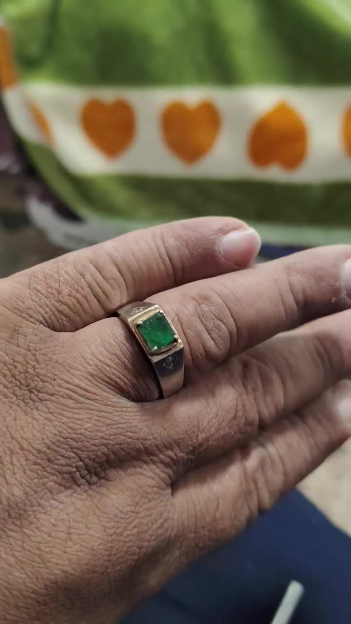 السلام عليكم ورحمة 
زمرد افغاني +الاماس صياغه إيطالي رديوم للبيع هاتف ***********
