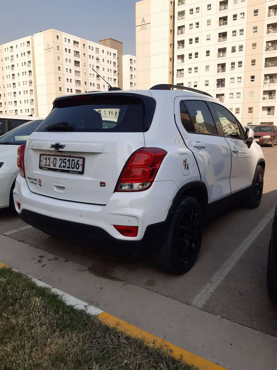 السلام عليكم
تراكس موديل ٢٢ صور الحادث مرفقة تبديل قطعتين موجود سونار ماشية ٤٩ گير محرك مكفول تحويل مباشر بصمة داخل جلد رادار . السعر ١١٠ 
***********
