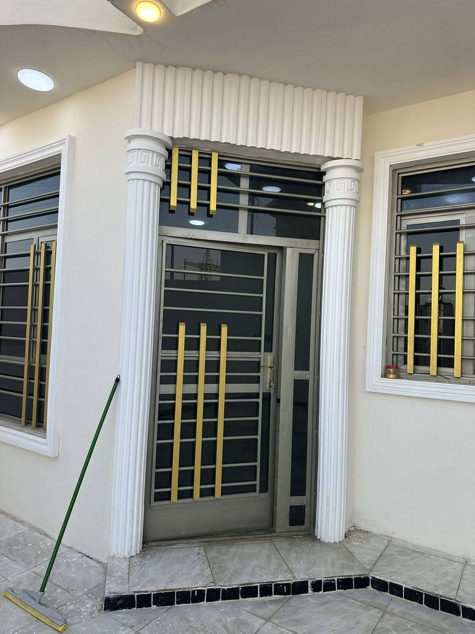 الاسلام عليكم 
دار للبيع  جديد بدون سكن 〽️
١٥٠متر طابو زراعي
ا
يحتوي على ستقبال كبير مطبخ صاله كبيره غرفه نوم صحيات داخليه وخارجيه منور 

📍العنوان بغداد المدائن الشهداء الزراعي قطع علي فاضل

 🟡١٥٠ متر طابو زراعي〽️

🟢الخدمات تبليط ماء كهرباء 

للاستفسار  الاتصال. ***********  متوفر واتساب
