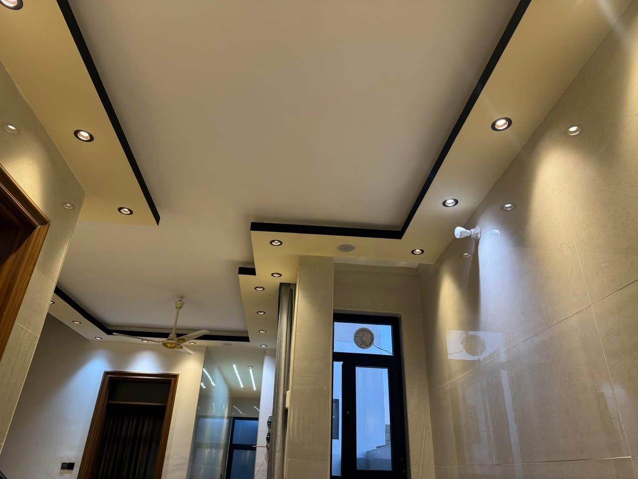 دار للبيع مساحة 240 متر بناء حديث 2025 فول بناء درجه اولى  بناء رفت طابوق 4 غرف نوم  3 غرف صحيات ملك صرف زراعي سند 25 مفروز 
شارع 15 متر 
ماء كهرباء خدمات مدارس جامع وحسينية وقاعة محمد رسول لله 
كلشي متوفر 
الموقع جميل وهادئ
للاستفسار ***********

بغداد قرب جزيرة بغداد السياحيه بغداد, العراق
