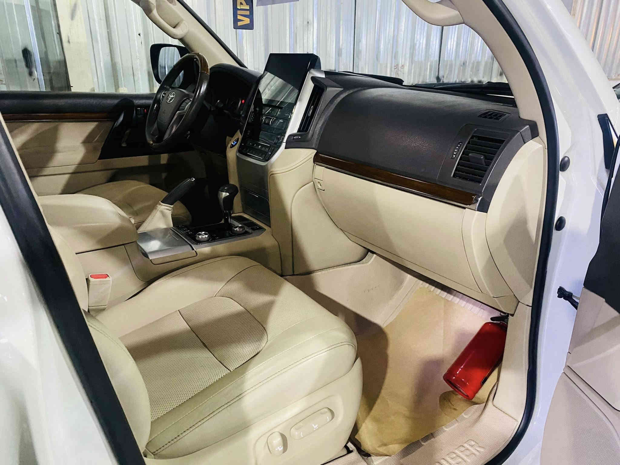 GXR        V6
سعر   51500 $
موبايل  ***********

جكساره موديل 2018  White Edetion شرط جديد شركة جيهان مكفول بدون صبغ  بها مكانين تكحيل بسيط  موجود بالمنشور فول مواصفات كشنات جلد وثنيهم كهرباء كشن سائق ثلاث دگم ثمانية إرباگ تشغيل عن بعد بخاخ لايت ماشي 68000 محرك مامفتوح السيارة جديد دعامي للدعامي بشرط مابه اي النقص بصمتين شركة موجود رقم والفحص والهزه والسنوية جديد حتئ 2030  السنوية بأسمي موجود بأربيل
