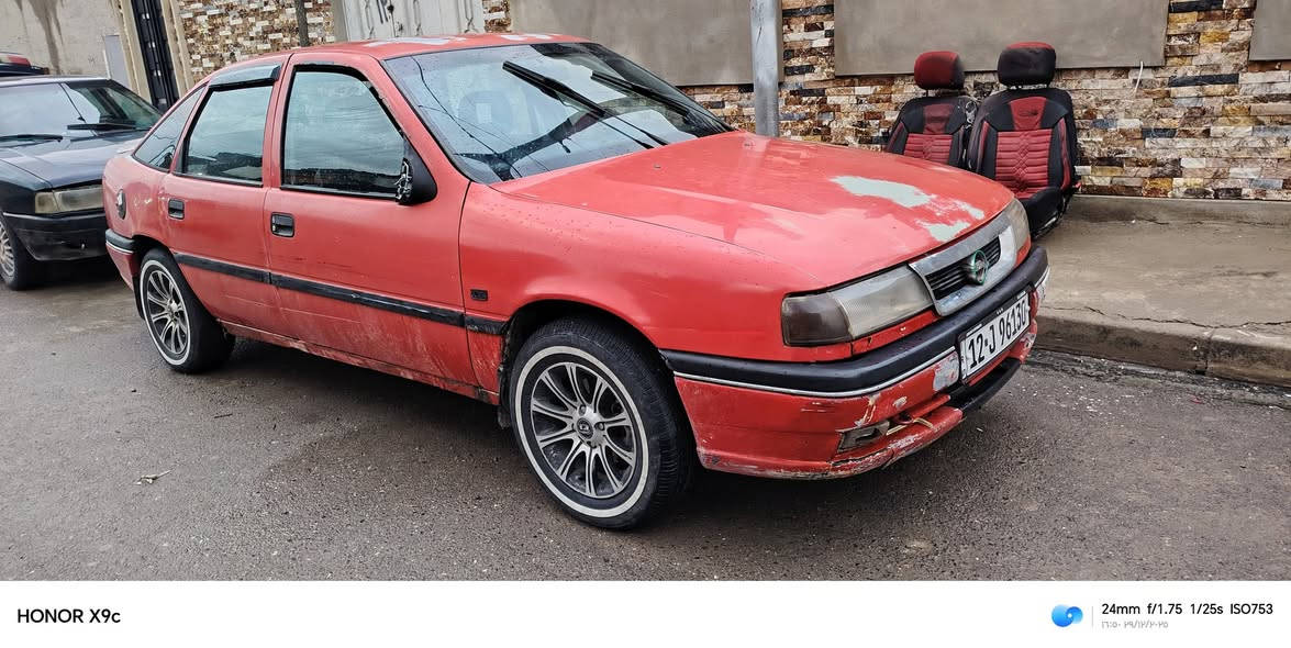 للبيع حجم ١٨ موديل 1993 السعر ٣٢  ***********
