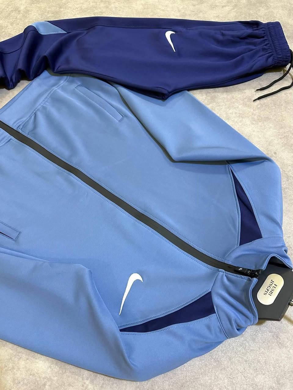 تصفيه نهايه موسم السعر فقط 13 الف احجام متفرقه  عنوان خانقين فرع شرطه مقابل احذيه  علاء حداد


**إذا كنت صاحب هذا الإعلان وتريد حذفه لأي سبب، رجاءا أرسل رسالة إلى الدعم الفني**