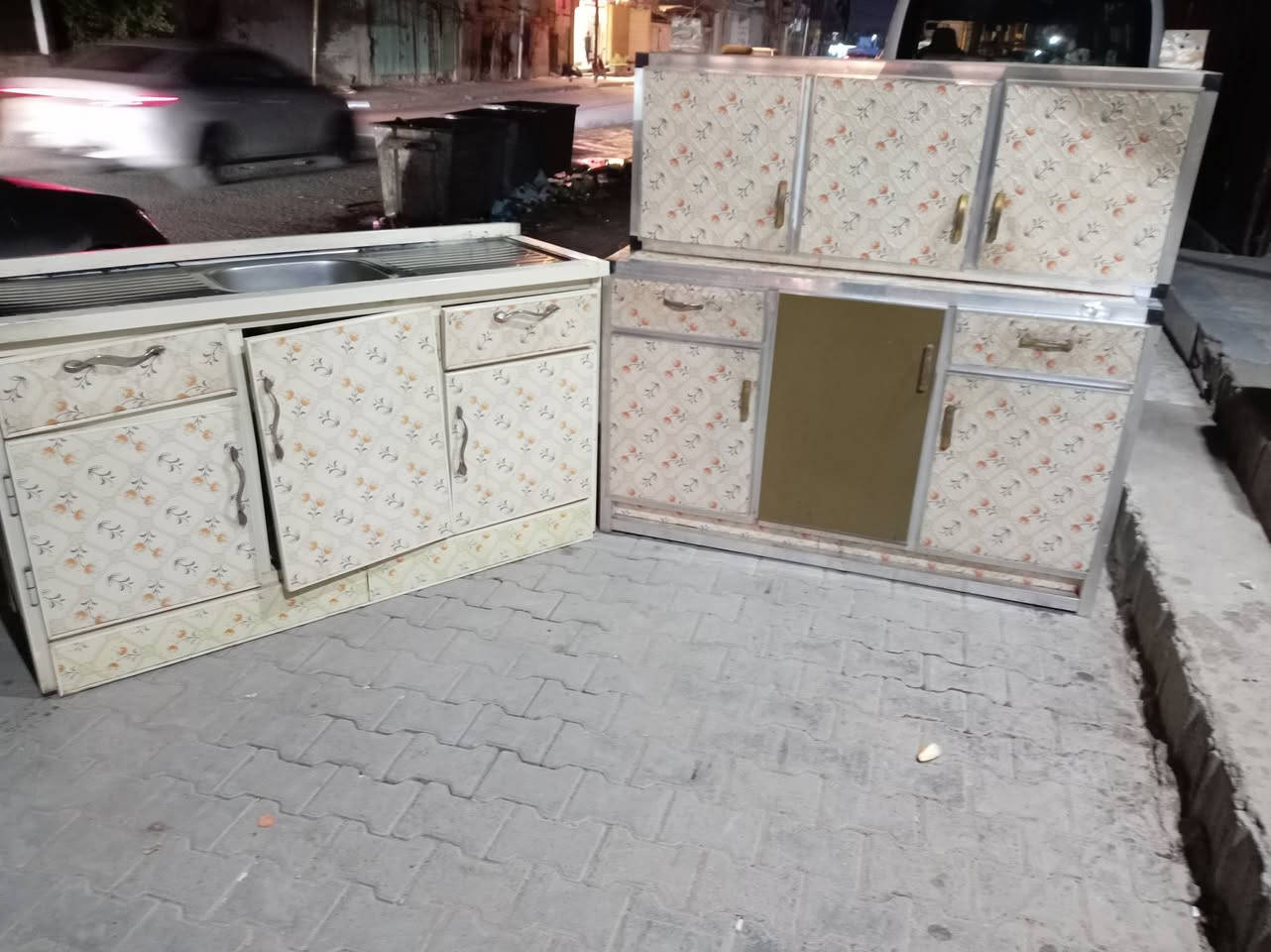 غراض للبيع عنواني لمحل ثاني شارع مقيم مقام صراي قرب مكتبه مهندس حيدر
المكان قرب مستوصف المحمودية مَقابل مستشفى الأسنان الصحي ثاني
يوجد ايضآ باله وقماصل من عمر سنه الئ ١٥سنه قطعه من ٥٠٠الئ ١٠الاف مقابيل بيت التركي مجمع المنصور تجاري ***********   ***********
