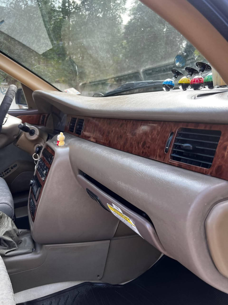 السلام عليكم سمند موديل 11 مابيه لاضربه ولاصبغ ولا تبديل كير ومحرك وصدر امامي وخلفي كله جديد تبريد ثلج تخم تاير جديد كهربائيات كلهه شغاله دواخلهه على وضع الشركه بأسمي ارقام وهزه جديده السياره جاهزه ومابيه اي نقص يعني مال جناي عارضه 50 وبيه مجال بسيط مكاني بغداد تقاطع درويش *********** الشراي يتصل ويدلل
