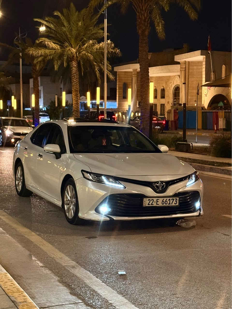 السلام عليكم 
كامري خليجي وكاله جيهان 
موديل 2020 مكفوله من الصبغ 
ماشيه٨٦ الف 
سلايد 
بصمه 
شاشه جبيره 
كشنات كهرباء 
حساسات امامي خلفي 
برده خلفيه كهرباء 
مري كهرباء وشفط 
علامات كامري ضوئيه بلاديه 
السياره مكفوله من الصبغ بيها بارد اصبعين بالصندوك
وبيها بارد باب الايمن 
رقم اربيل تحويل مباشر 
السعر 215 وبيها مجال 
مكانها بغداد اليرموك 
*********** بغداد, العراق
