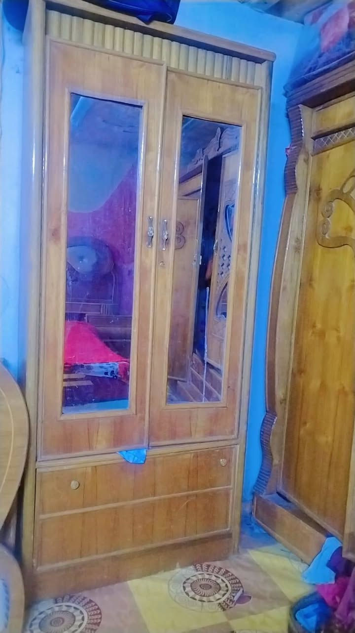 للـــــــــبيع 
غرفة للبيع نجارة 
السعر 600وبيهه مجال


**إذا كنت صاحب هذا الإعلان وتريد حذفه لأي سبب، رجاءا أرسل رسالة إلى الدعم الفني**