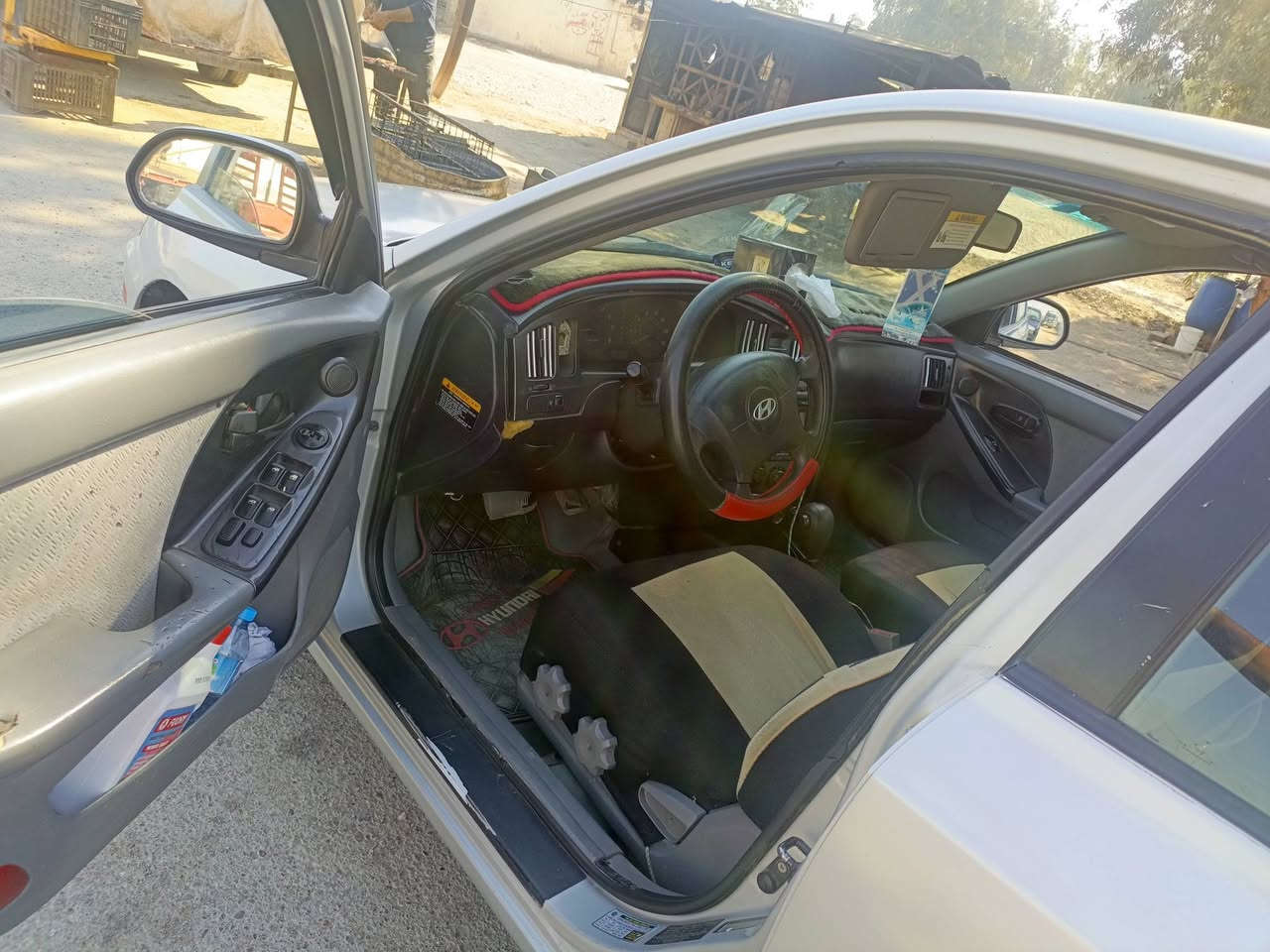 النتره  مديل٢٠٠٦ للبيع فقط مصبوغ عام وراد امريكي ظربه جاملغ خلفي يسره ضربه كلش خفيفه جدان يم قبق بانزين  سياره مال جناي جدان حلوه ونضيفه تخم تايرات السعر 75، وبيها مجال عيوني  العنوان ديالى كنعان البدعه ***********/ رقم الواتساب اسياء/***********
