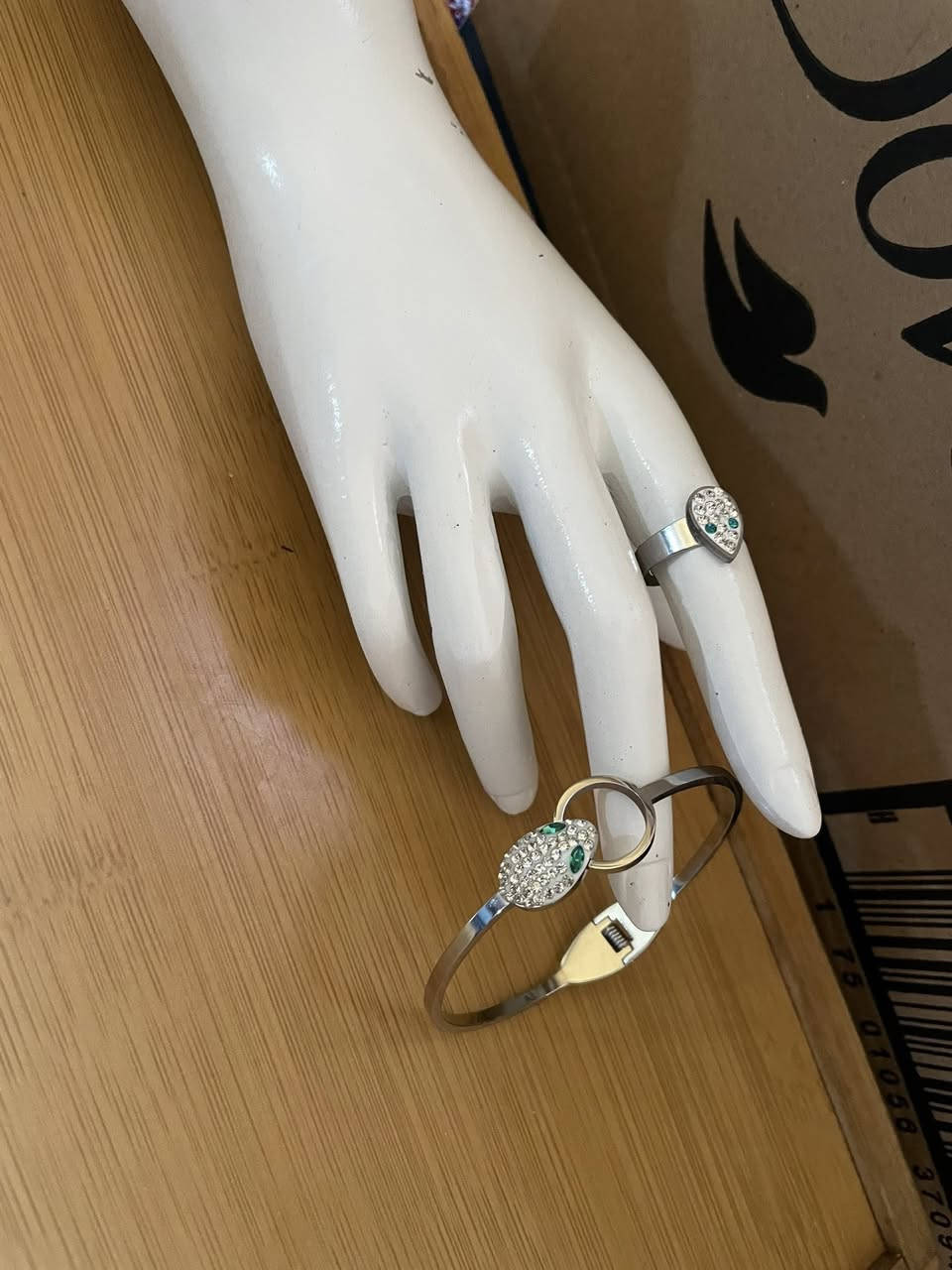 كرنتي ب 1500 قديمة …الطلب واتساب ..27563366


**إذا كنت صاحب هذا الإعلان وتريد حذفه لأي سبب، رجاءا أرسل رسالة إلى الدعم الفني**