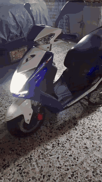 سلام عليكم سكنس حديث شمعه عله وضع الشركه صار كم يوم من نزلت من لرمبه برغي ما مفتوح بيه زيرو سعر 17 ورقه وبيه مجال بسيط مكاني بغداد البلديات رقم الهاتف ***********
