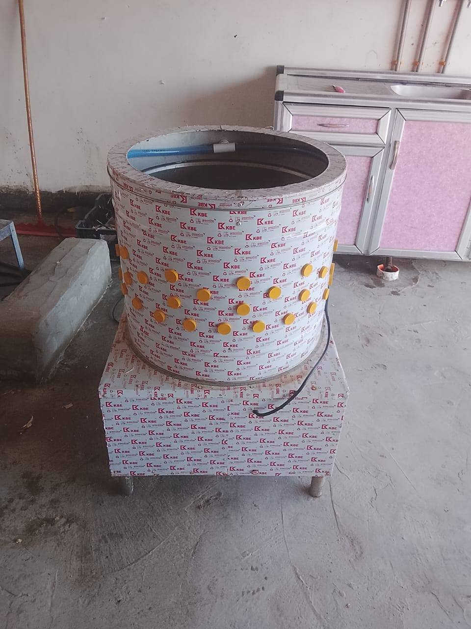 سلام عليكم البيع صماطه دجاج المكان البوعجيل التصال او خاص ***********/***********
