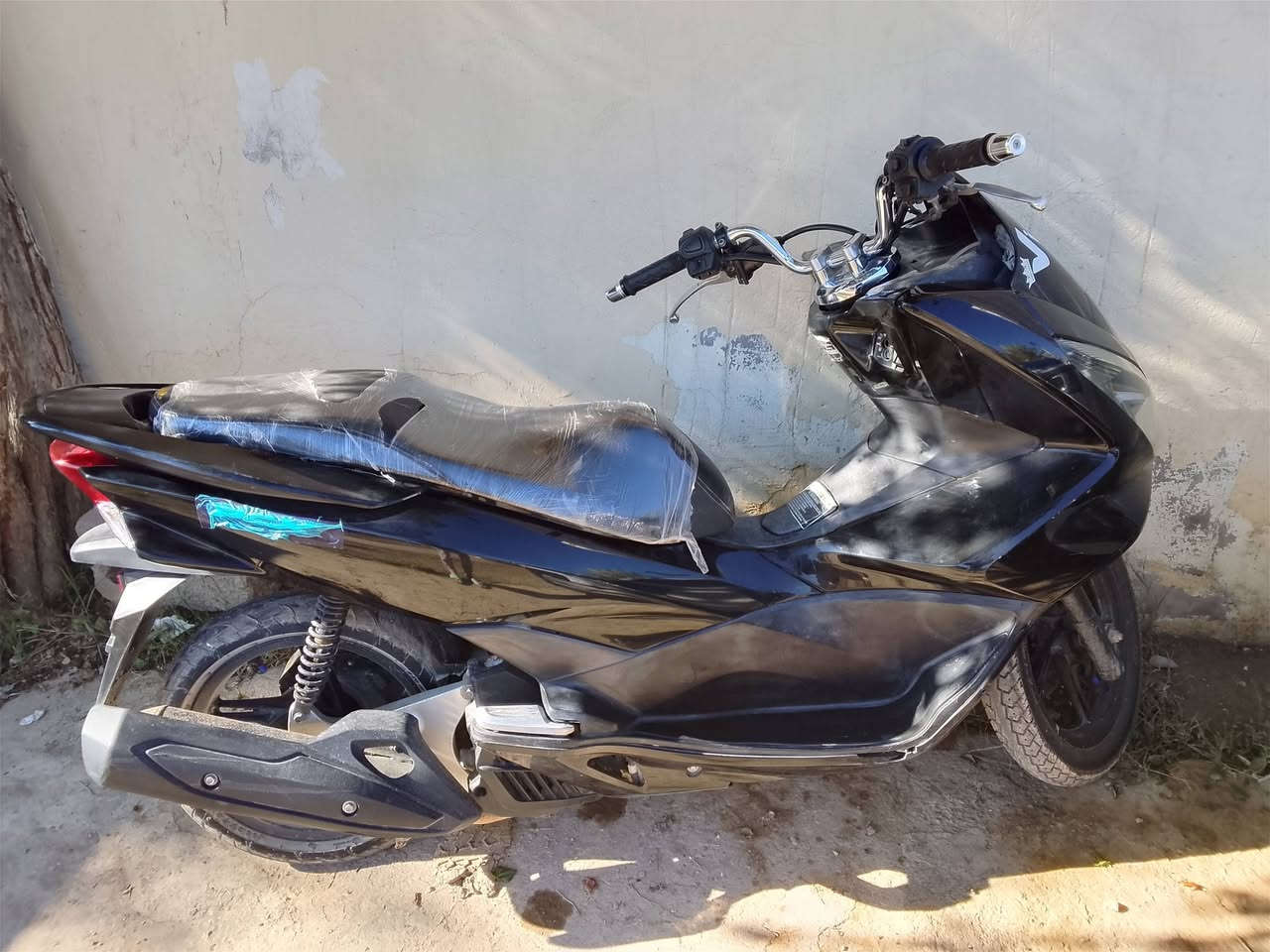 السلام عليكم بي سي اكس جيل الثاني موديل 18 مكفولة كهربائيات ومحرك بلادي سعر 13ورقة ونص مكاني بعقوبة 
رقم الهاتف ***********
