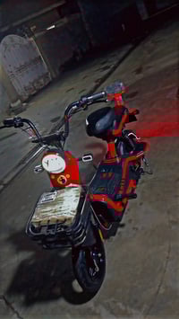 للبيع شحن نظيف كل عيب ما ابي بطاريات جديد 07708534702