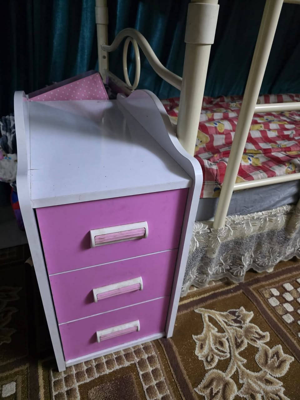 سرير طابقين ممكن ينفصل و يصير سريرين 
حديد و خشب و ابعاده مترين × متر 
مع مجرات خشب 
السعر ١٢٥ الف


**إذا كنت صاحب هذا الإعلان وتريد حذفه لأي سبب، رجاءا أرسل رسالة إلى الدعم الفني**