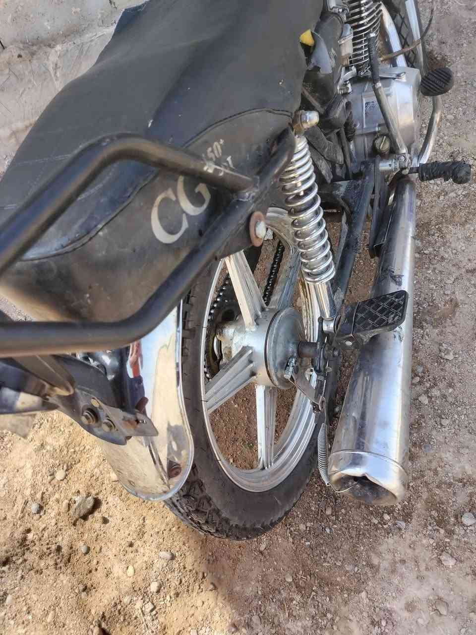 سلام عليكم وينه ليدور موطور فول ومكفول كامل مكمل محرك خير من الله سعر 270 وبيه مجال مكاني لكرمه لبسوده إتصال ***********
