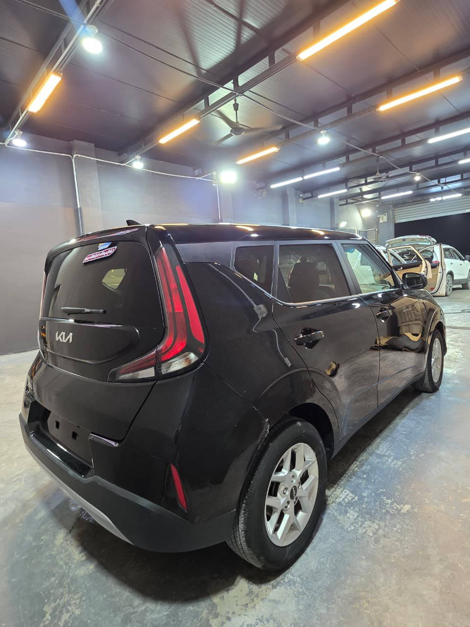 صول موديل ٢٠٢٣
رادار اربع جهات 
نقطه عمياء 
شاشه كبيره 
تحكم ستيرن 
تحديد مسار 
تحديد سرعه 
السياره مكفوله 
من الصبغ والتبديل 
وارد امريكي 
كامره خلفيه
هواي بيها مواصفات بعد 
مكاني ميسان / العماره
السعر١٥٥$
الرقم ***********
