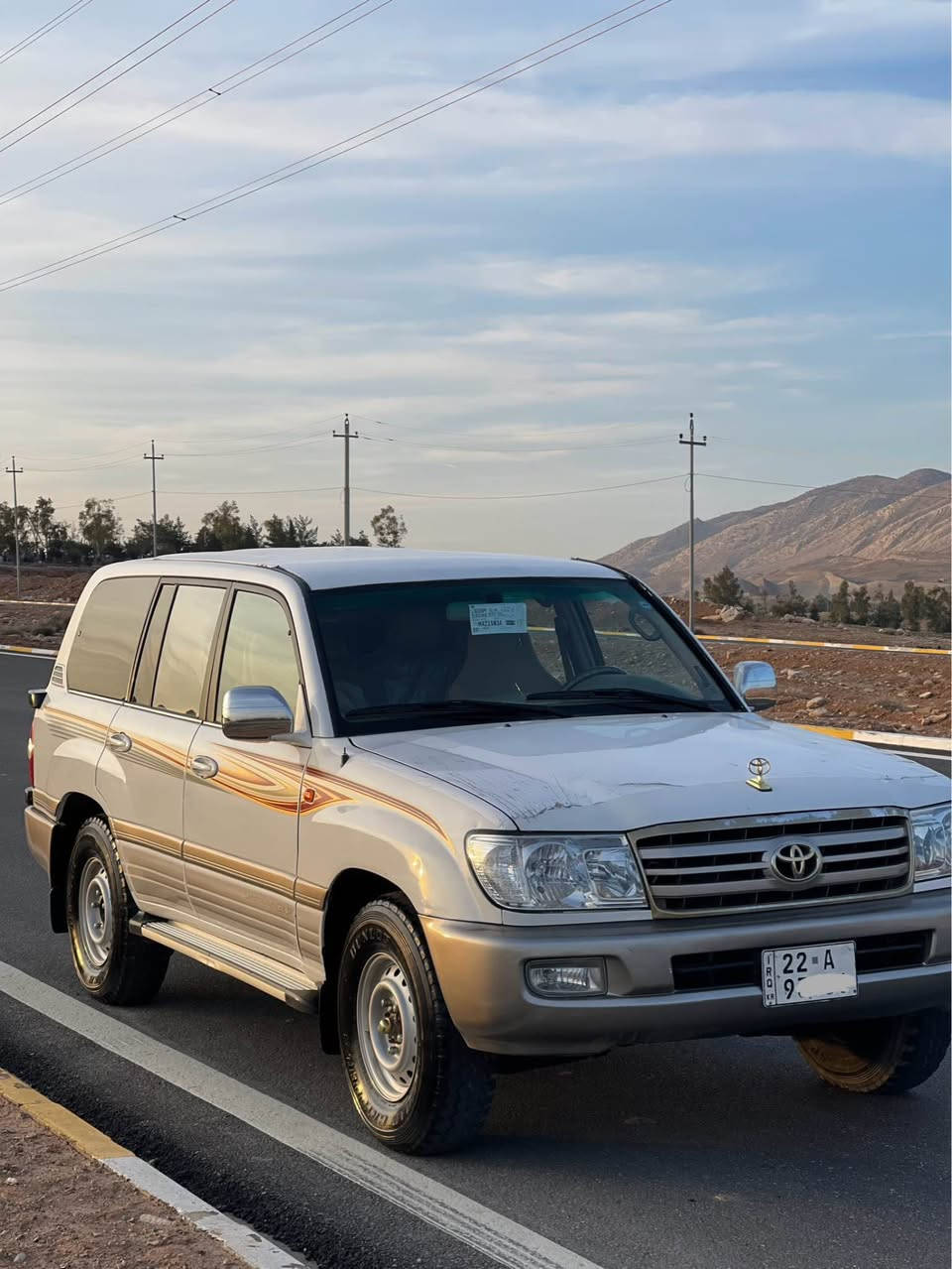 مۆنیکا ٢٠٠٢ رەقەم اصلی 
مواسەفات ٣ روبع ناو زەرد
گێڕ و مەکینەو اکسلی بە شەرت
سەنەوی نوێیە نە ناوی خۆمانە تحویل بە شەرت
دوو پارچە و پەڵەیەکی سبوخە بێ ناو
چوار تایەی نوێیە 
*********** كويسينجاك, أربيل
