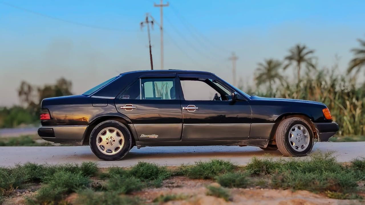 مرسيدس دب موديل 1994
محرك وكير بطة صبغ عام 
سعر 37 مكان ديالى بعقوبة رقم ***********
