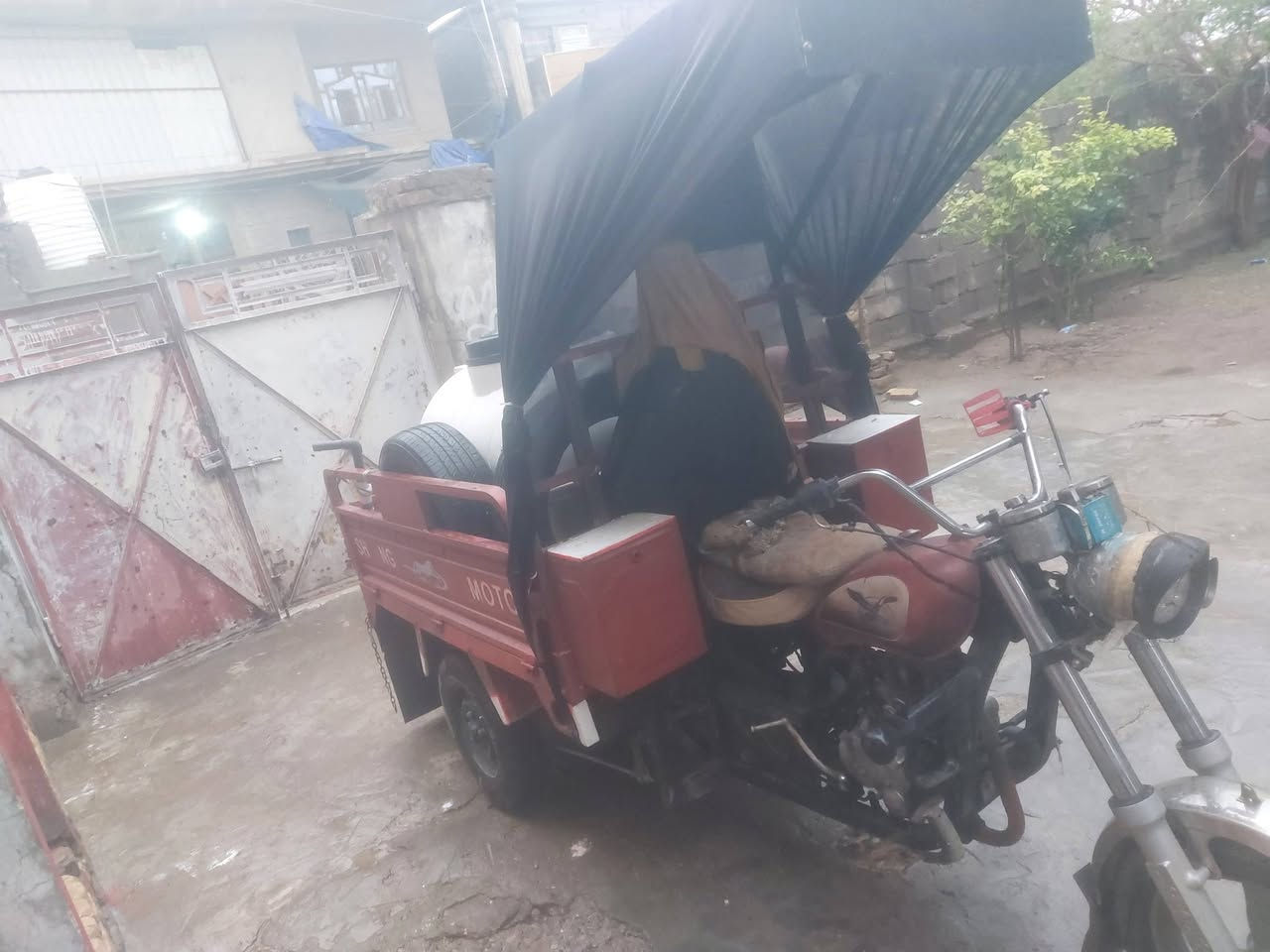 سلام عليكم يوجد ستوته للبيع سعر مليون 100 رقم***********
