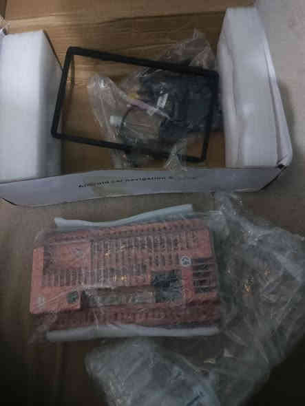 شاشة اندوريد جديده حجم 7 انج كامل ملحقات 
السعر 35مع توصيل ***********
