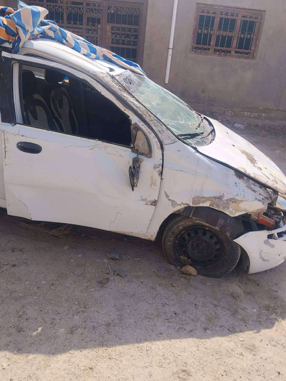 سلام عليكم سياره افيو مديل 5 

ابيع على هاي الحطه رقم بابل سنويه بسمي  جديده ل

( 30 ) 

وسعرها مناااسب  تصال ع رقم

 ***********
