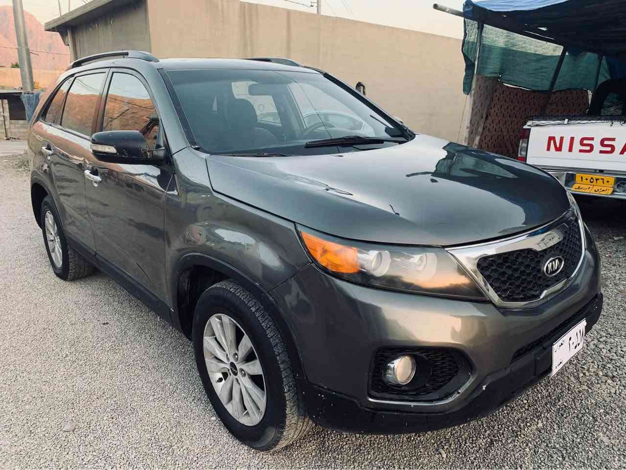 كيا سورينتو خوديل ٢٠١١ گيرو مه كينه شه ش پستون  به شه رت  بى ته قه و ره قه يه سه ياره كى زور باكو بى كيشه يه  ئارم دهوكه به س ئارمه كه ى ون بوه استنساخى له كه له به شه رتى ارم و اوليات  مواسه فات امريكيه كامل پيش زينون سه ياره كه بوياخ عامه له سه ر ساغى پشت و پيشى كه پسه  سو ريز كوشنه  نرخى  ٦٨ گه لاو معامه له ***********
*********** رانية, السليمانية
