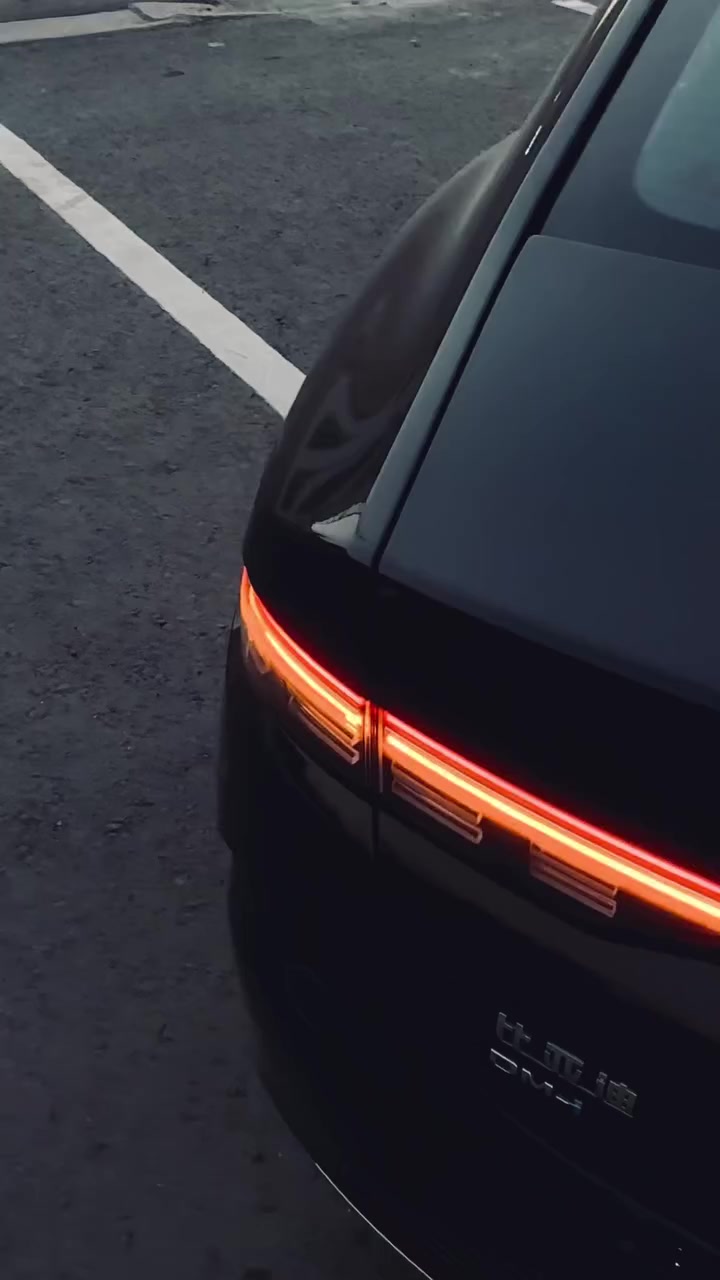 دستروير 2025 اخذتها زيرو للبيع ماشي ١٠   الف مرقم باسمي
بسعر ١٨٥٠٠ 
***********
