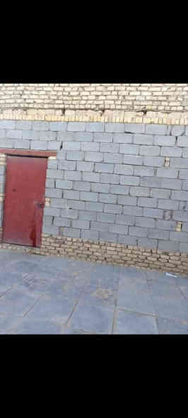 سلام عليكم بيت زراعي مساحه 350 يتكون من غرف العدد 3ثنين داخليات وحده خارجيه ودوانيه وصالات ثنين ومطبخ وصحيات منفرده ستاره مابي  مااء ومجاري وكهرباء  مكان ناصريه نزله لبوابه القديمه حولي جديد خلف حسينيه ال مرتضى  سعر 50بي مجال
 الانتصال على صاحب البيت ***********0
***********
