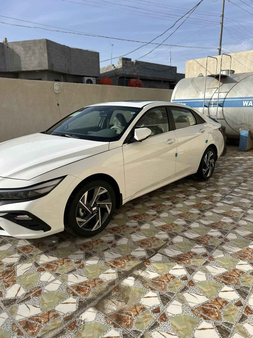 سلام عليكم النترا خليجي فول مواصفات محرك 2000 ماشيه 19 الف دوشمه دواخل ارضيه جلد بسم شريكه مكفوله سعر 200 وبيه مجال  رقم المبايل (***********)
