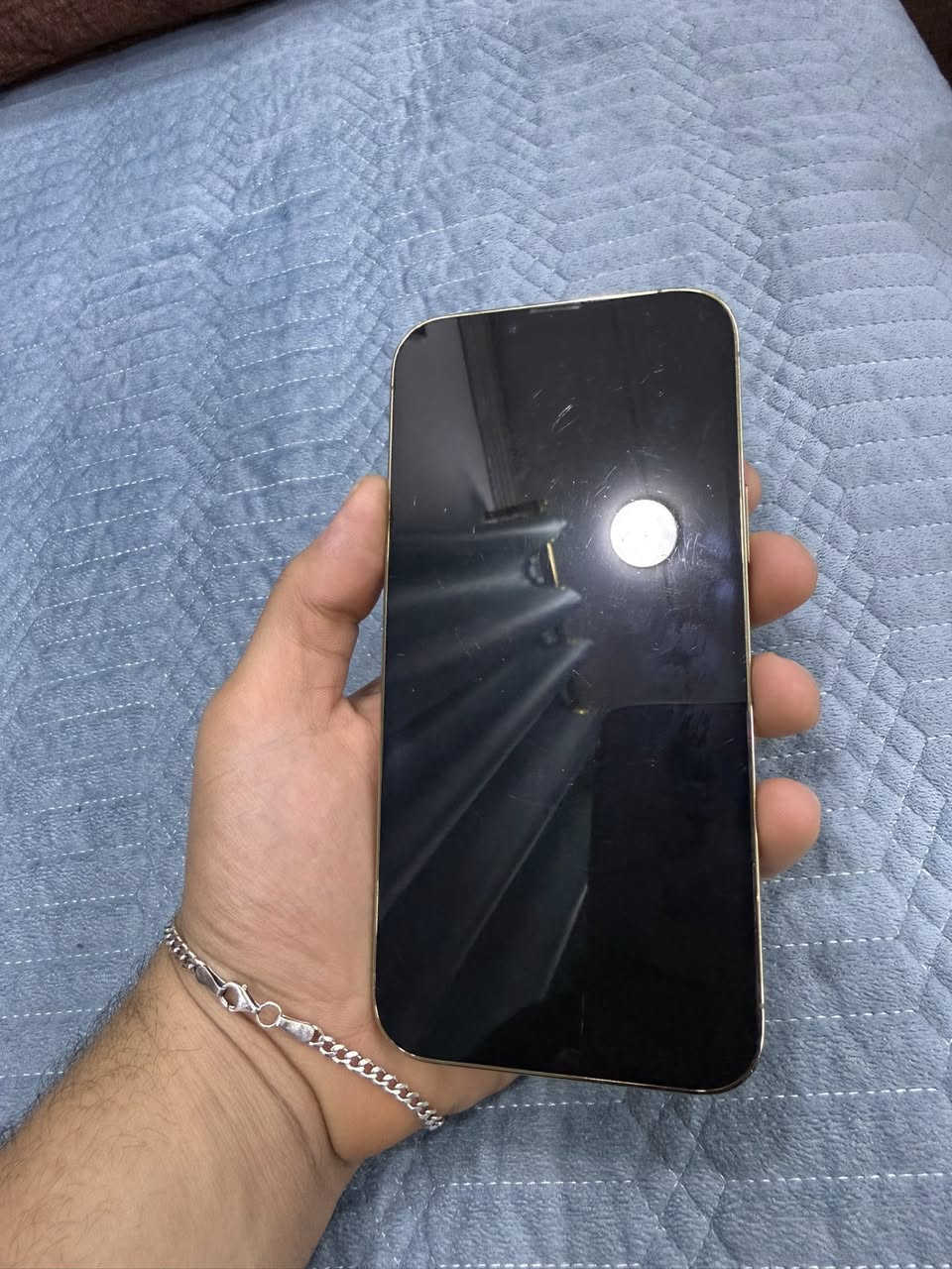 13 برو ماكس عربي شرق اوسط 128 مكان بغداد زعفرانيه ملاحظه بي مشكله زغيره وسهل حلهة 625 
***********
