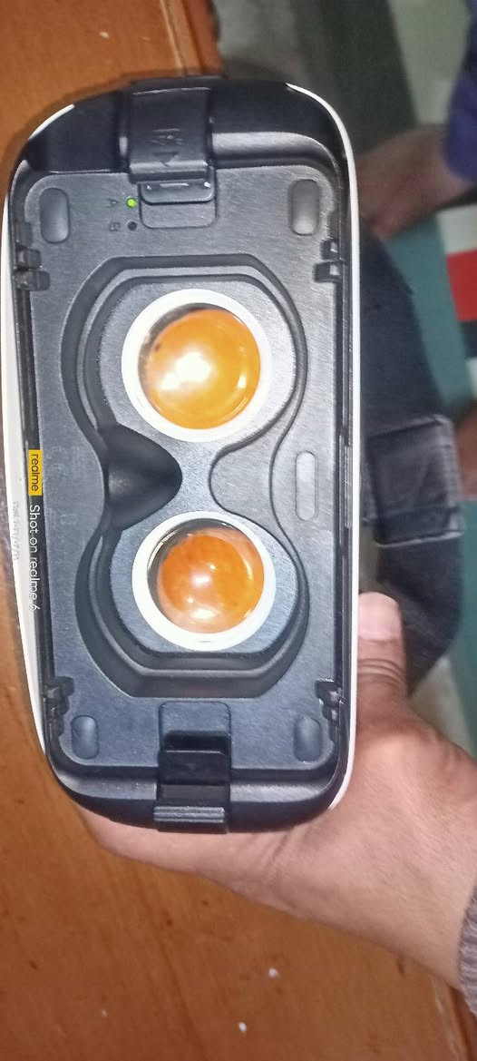 سلام عليكم نظاره كير في ار من شركه سامسونج اصليه تحتوي ع مدخل كلاكسي سعرها 25وبيها مجال


**إذا كنت صاحب هذا الإعلان وتريد حذفه لأي سبب، رجاءا أرسل رسالة إلى الدعم الفني**